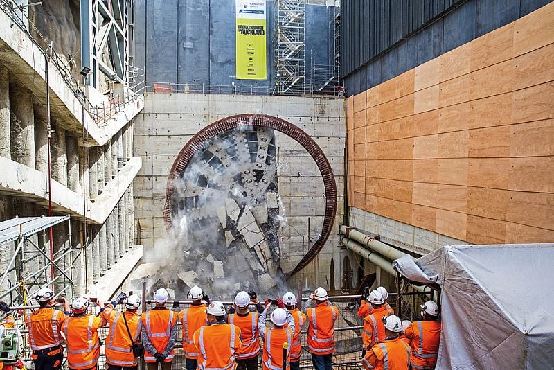 Breakthrough by TBM “Alice” for the Waterview Connection project in Auckland, EPB Shield, Ø 14,410 mm